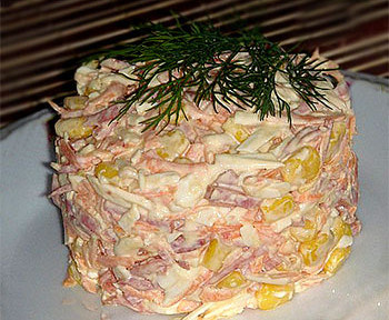 салат с копченым сыром