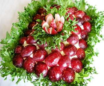 салат от тиффани с красным виноградом
