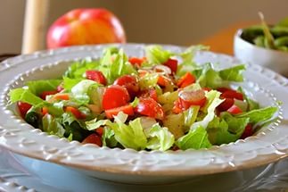 салат легкий овощной