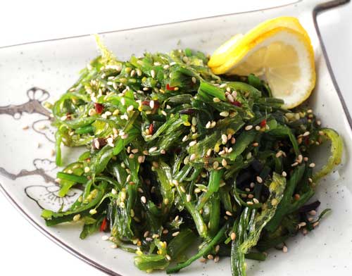 Салат из морской капусты с овощами